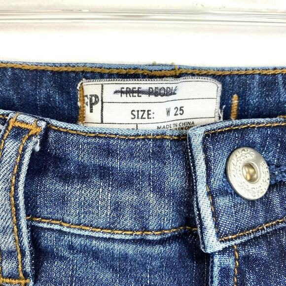Free People Mid Rise Straight Leg Jean Sz. 25 - Picture 3 of 5